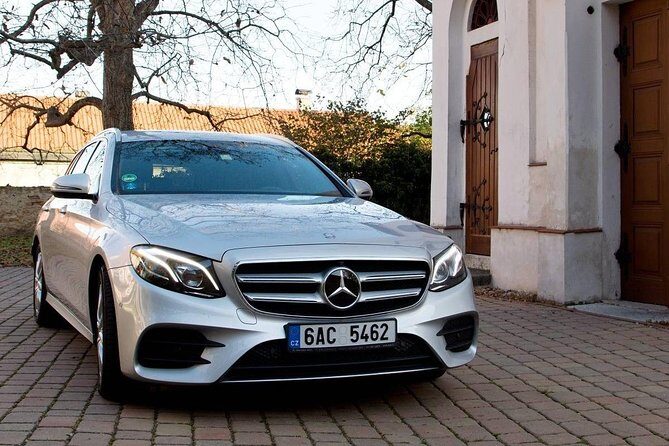 1-way Prague to Vilshofen private transfer - up to 7 passengers - Small Snags Happen: Vehicle Details and Dispatch Mixups (and What Matters)