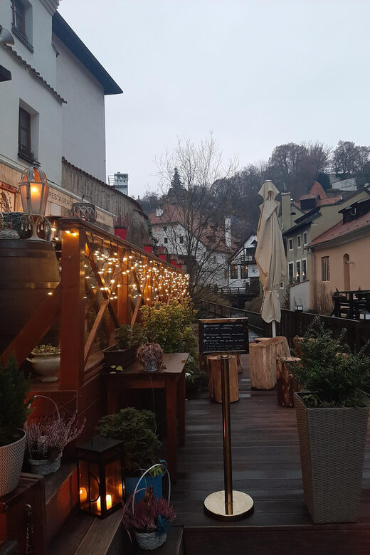 1000 years of history! Evening walking foodie tour - Nerudova Ulice and Malostranské Square: Aperitif Mode