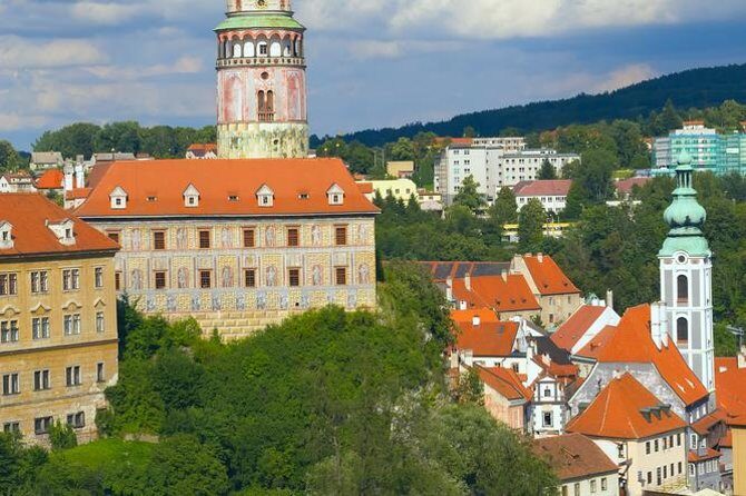 2-Day Hluboka and Cesky Krumlov Tour from Prague - The coach ride plus lunch: the hidden value of a guided schedule