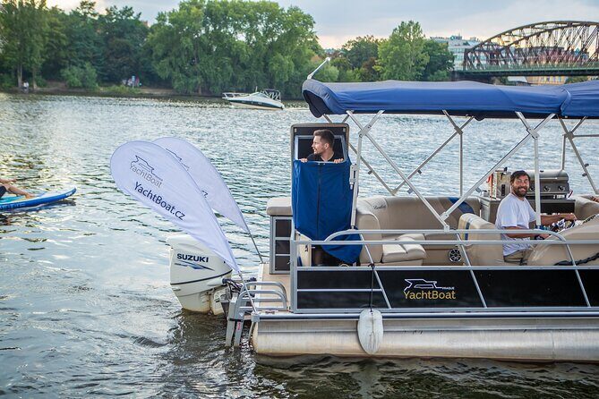 3 Hours Prague Private Boat Cruise Beer or Prosecco Unlimited - Practical tips that will make your cruise smoother