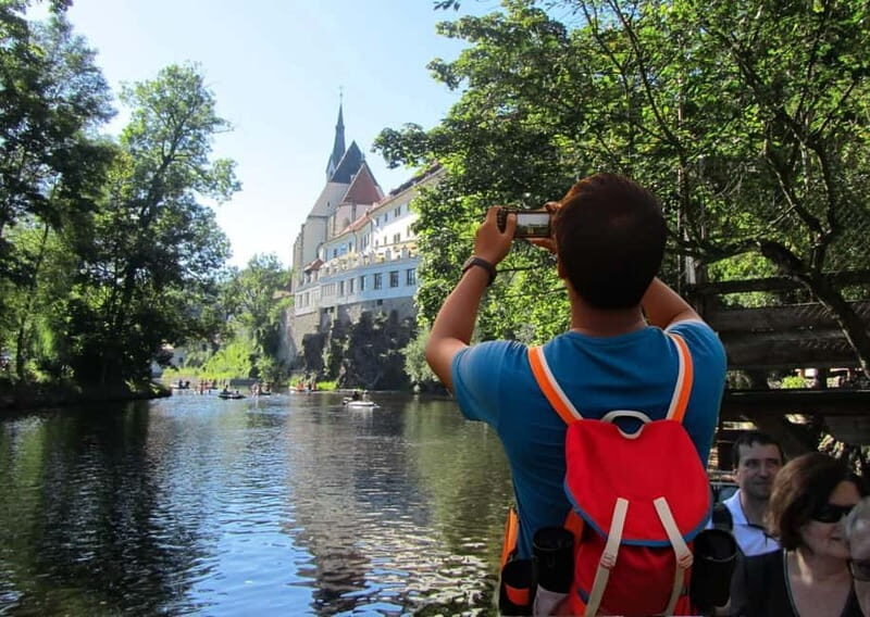 5h All-in SUMMER Tour River Cruise, Castle, Lunch & Treats☀️ - Latran streets and the Krumlov’s Path of Fame: Egon Schiele and river-bank scenery