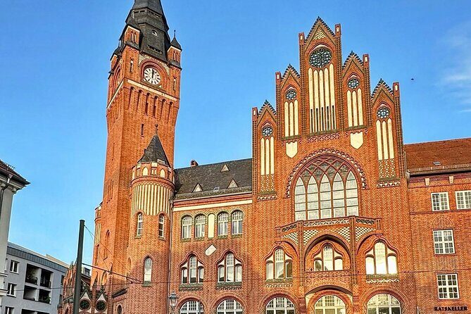 Berlin Full Day Tour with Lunch and private transfers from Prague - Checkpoint Charlie and the Berlin Parliament Area