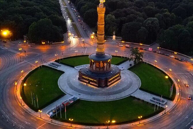 Berlin Full Day Tour with Lunch and private transfers from Prague - What Private Transfers and a Real Guide Change
