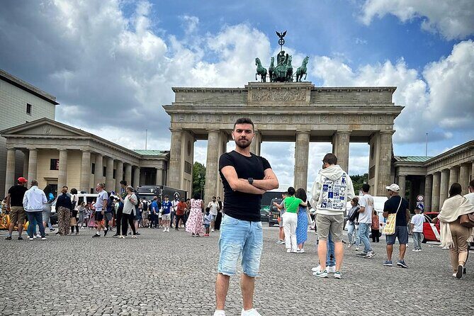 Berlin Full Day Tour with Lunch and private transfers from Prague - Brandenburg Gate: The Quick Orientation Stop