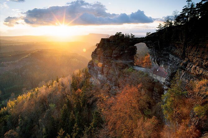 Bohemian Switzerland private hiking tour: Chronicles of Narnia - Pravčická Gate and Sokoli hnizdo: Europe’s natural arch payoff