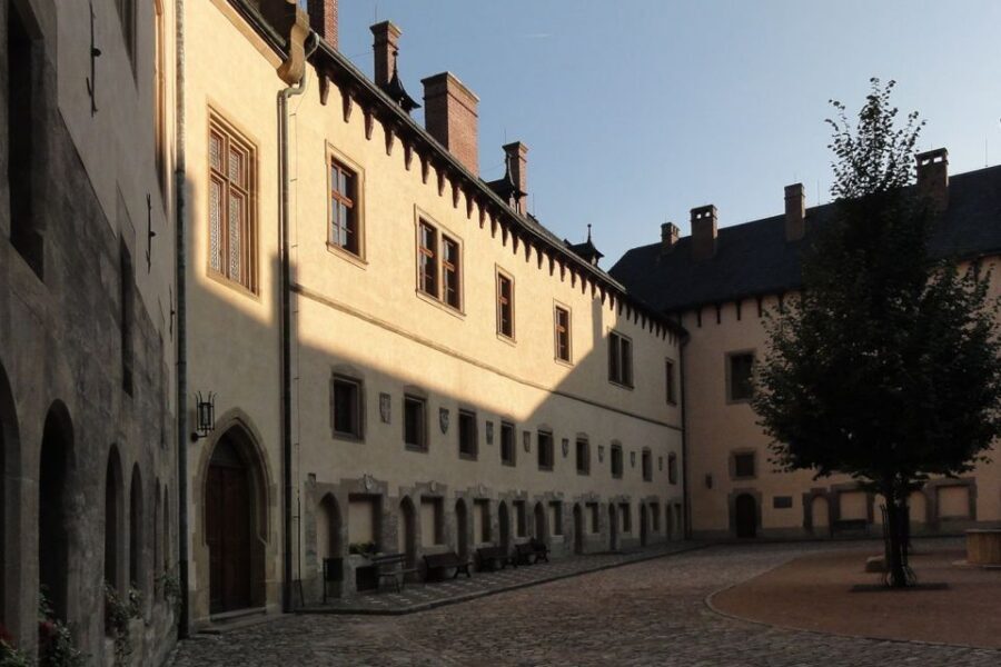 Bone Church and Kutna Hora Private Tour from Prague - How the 7-hour private format works from Prague