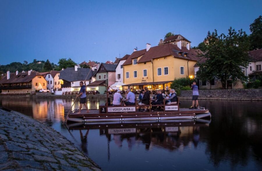 Český Krumlov: Advent Wooden Raft River Cruise - Live Skippers Commentary: The Fast Way to Learn What You’re Seeing