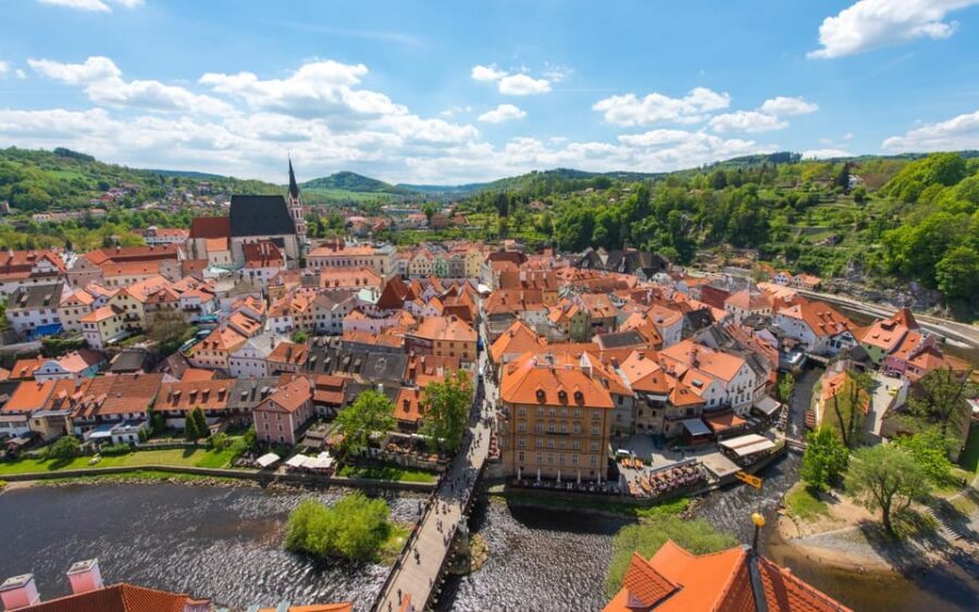 Cesky Krumlov: Insta-Perfect Walk with a Local - Starting at the Moldavite Museum: your launchpad for the town