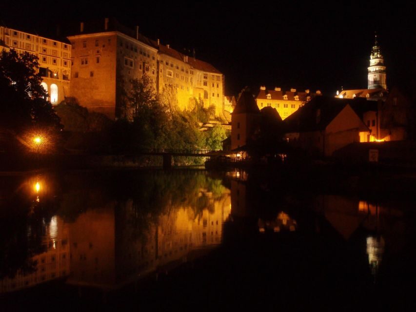 Český Krumlov: Night Walking Tour with a Professional Guide - Why a Night Walk Changes Český Krumlov