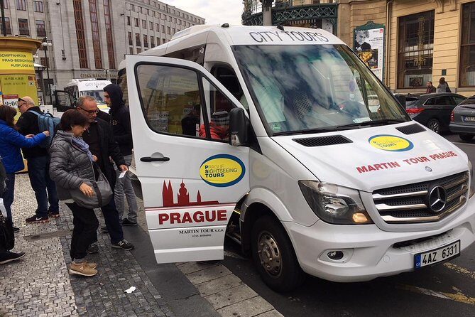 Cesky Krumlov One Day Trip from Prague by bus - Season Matters: Winter Lunch Instead of Full Castle Interiors