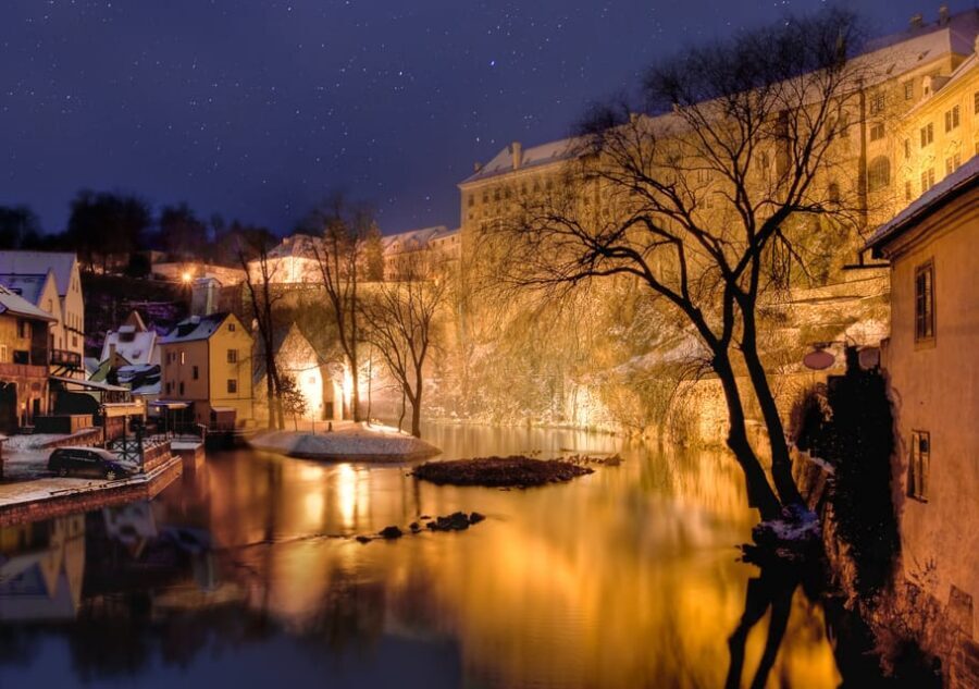 Cesky Krumlov: Private 2-Hour City Walking Tour - The Cesky Krumlov loop: Old Town meaning before the viewpoints