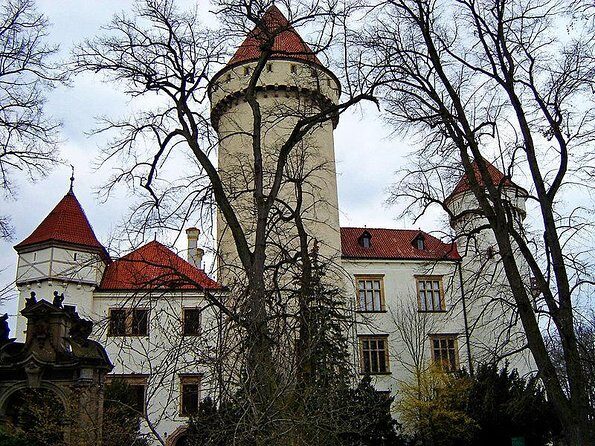 Cesky Krumlov Private day trip from Prague with Lunch and Castle admission - Cesky Krumlov Castle: Interiors, a Revolving Outdoor Theatre, and Big Views