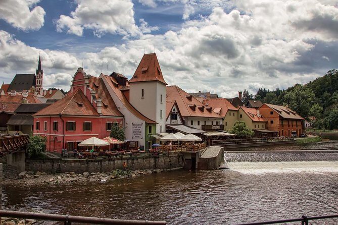 Cesky Krumlov Private day trip from Prague with Lunch and Castle admission - Lunch in a Medieval Setting: Czech Food You’ll Actually Remember