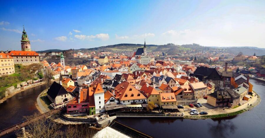 Český Krumlov - with entrance to the castle - Summer vs Winter: How the Castle Plan Changes