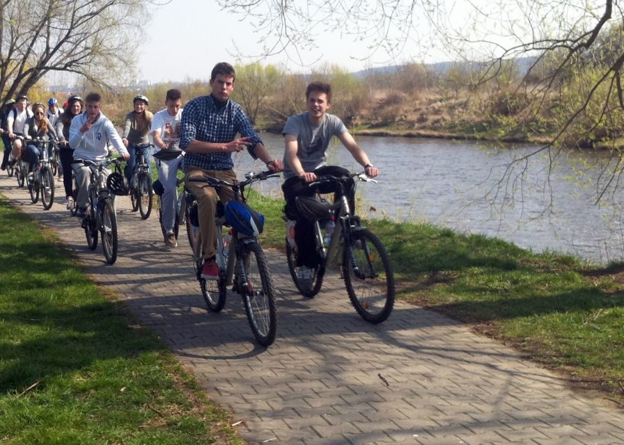 Coutryside bike tour to Karlstejn Castle. - Who this tour suits best (and who should skip it)