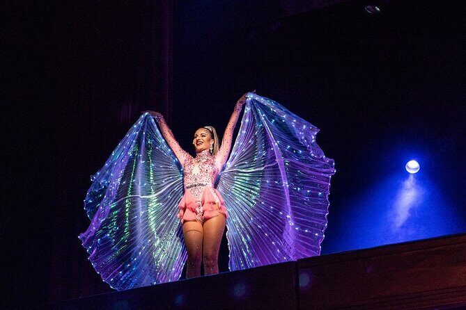 Czech Cabaret Show - Cast Breakdown: Showgirls, Singers, and Acrobats in One Show