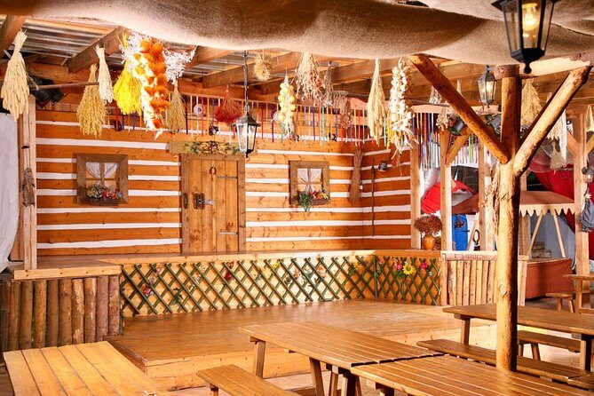 Czech Folklore Show with dinner and transfer - Crowds, Noise, and Seating: How to Avoid a Bad View