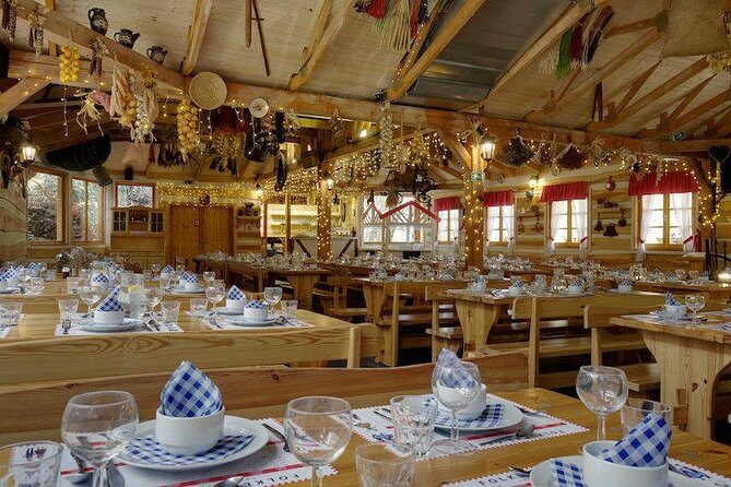 Czech Traditional Folklore Show including Dinner and Transport - Timing: a full evening without the stress