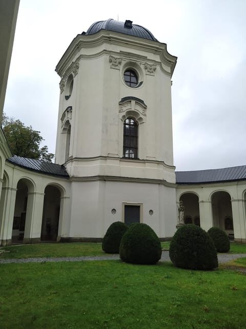 Discover Moravian Karst: Seven Stops, One Tailored Tour - The Pairing That Makes the Day Worth It: Churches + Caves + Karst