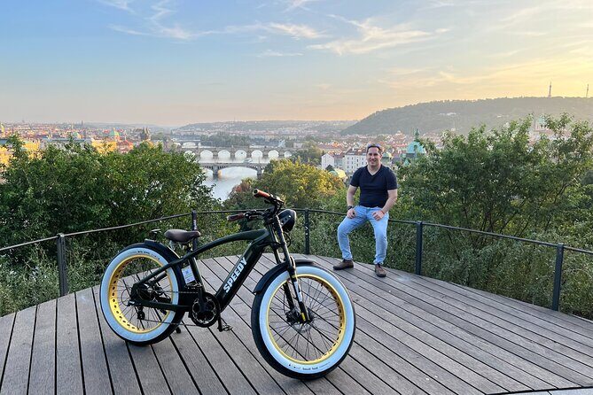 Ebike Sunset tour of Prague - The exact meeting point at Štěpánská 55 (and how the start flows)