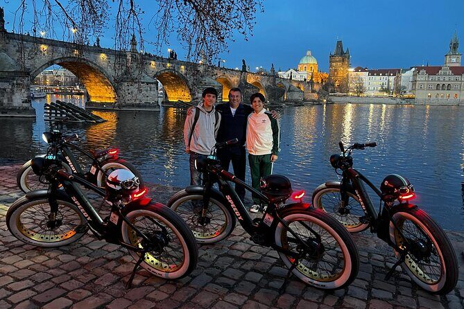 Ebike tour in Prague - Express Tour - Who this Prague e-bike tour fits best