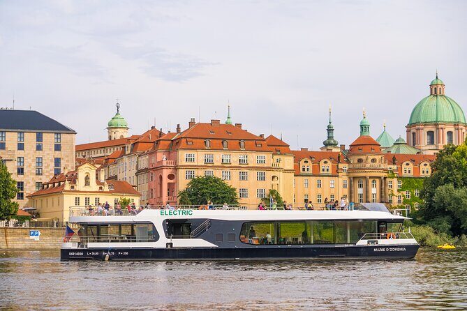 Evening Eco Cruise With a Glass of Prosecco in Bohemia - Electric cruise at night: why this works in Prague
