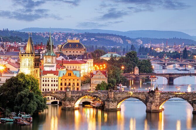 Evening View Walk in Prague - Timing and weather: when you get full night drama