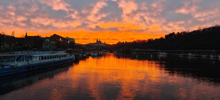 Exclusive Christmas cruise with Christmas Eve buffet - A historic 1927 ship on Christmas Eve