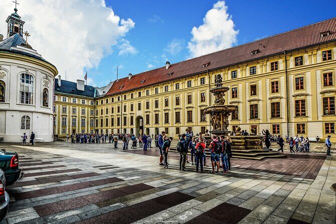Explore the Historic Prague Castle: Private Half-Day Walking Tour - How this 2h 30m walk makes Castle Hill manageable