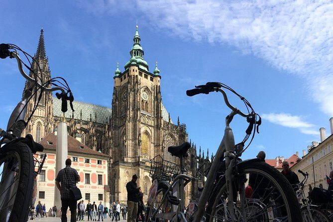 FAT TIRE E-BIKE GREAT TOUR - river, parks & panoramic views tour - Starting at Praha Bike: what the first 15 minutes really do