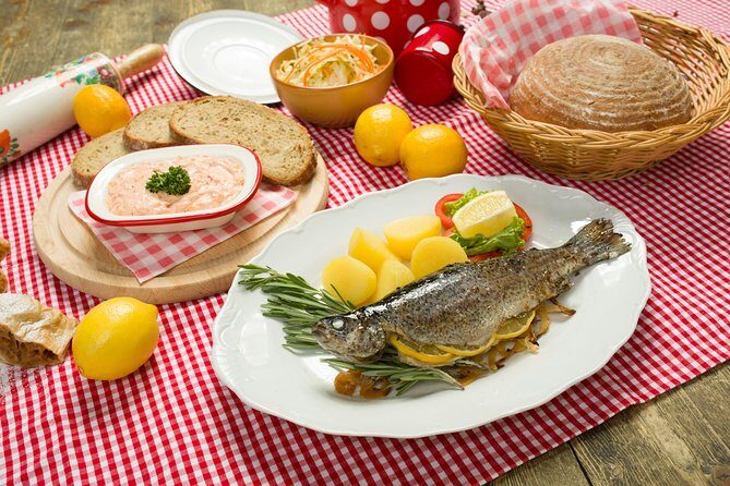Folklore Dinner with Unlimited Drinks 4course Menu - The Folklore Show: Costumes, Musicians, and Audience Participation
