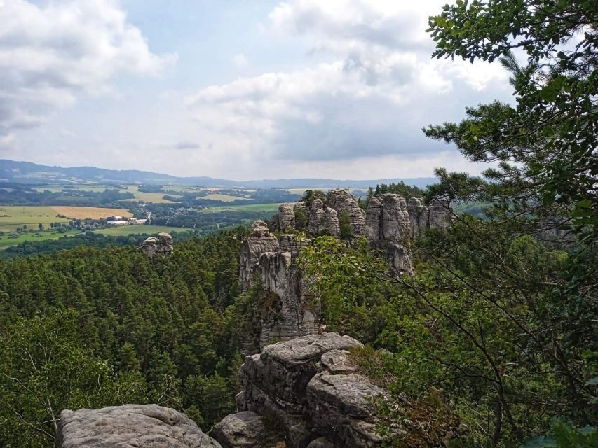 From Prague: Full-Day Bohemian Paradise Guided Hiking Trip - Getting there: Prague Main Train Station to Český ráj by train