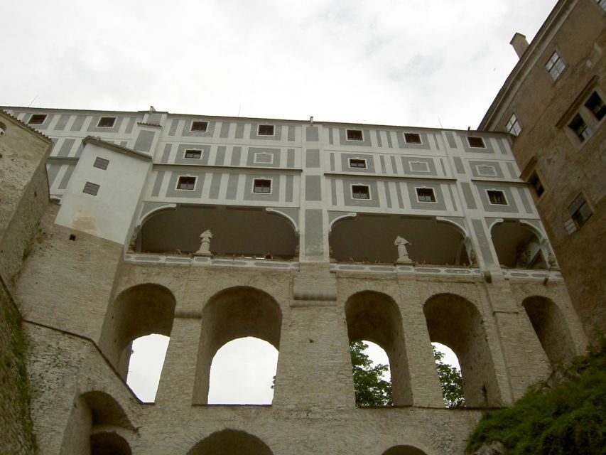 From Prague: Full-Day Trip to Česky Krumlov - Riding South From Prague: The 3-Hour Coach Plan