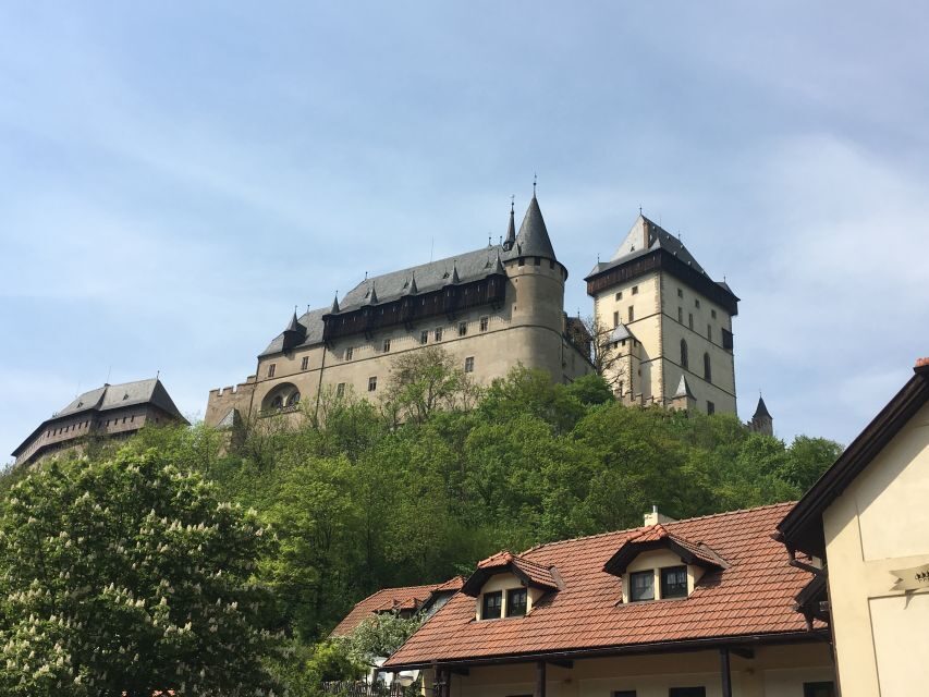 From Prague: Half-Day Karlstejn Castle Tour - Meeting on Parížská: finding the yellow kiosk without stress