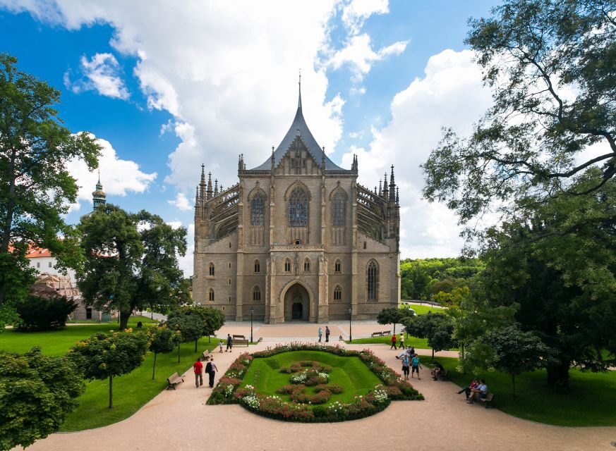 From Prague: Kutná Hora Day Excursion with Bone Church - Guide quality: why names like Karol, Michaela, and Jarka show up