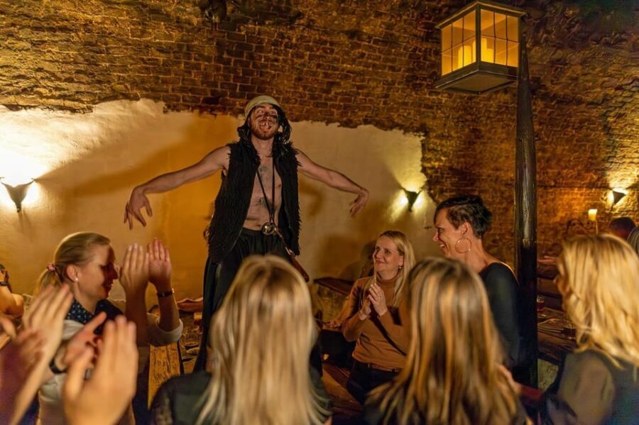From Prague: Medieval Dinner, Show, Castle and Brewery - A 5-hour Prague-to-Dětenice night: how the schedule really works