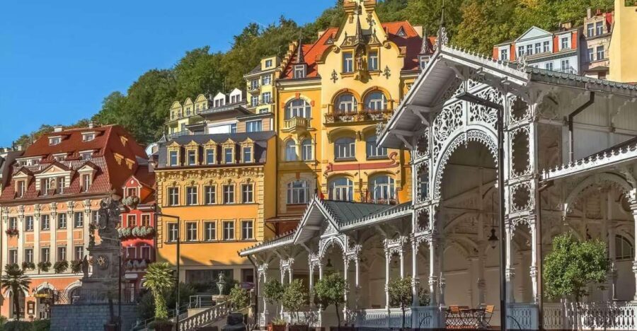 From Prague: One day trip to Karlovy Vary - Drinking the springs: Vřídlo and the hot-spring ritual