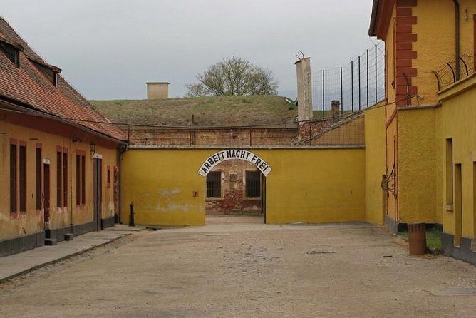 From Prague: Terezin Concentration Camp & Memorial Tour - Getting Oriented: The 12:00 Start and the Prague Meeting Point