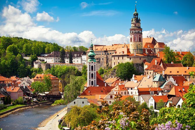 Full Day Cesky Krumlov Private Tour from Prague - Getting Oriented on the Medieval Streets (And Actually Enjoying Them)
