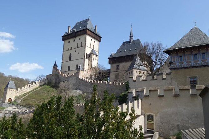 Full-Day Countryside E-Bike Tour to Karlstejn Castle (small group - Hlasná Třebaň Lunch: A Calm Break Before the Castle Climb