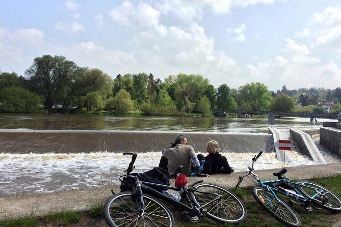 Full-Day Countryside E-Bike Tour to Karlstejn Castle (small group - Stop-by-Stop: Cernosice and Dobřichovice Along the Berounka