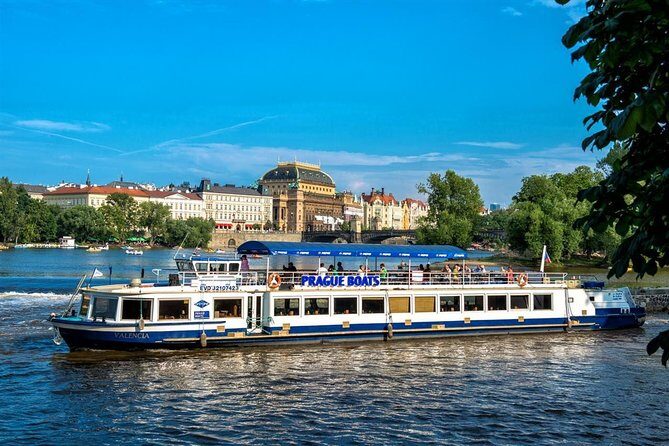Full-Day Prague in a Nutshell Walking Tour with delicious Lunch-Cruise - Where to meet and how the day flows from there