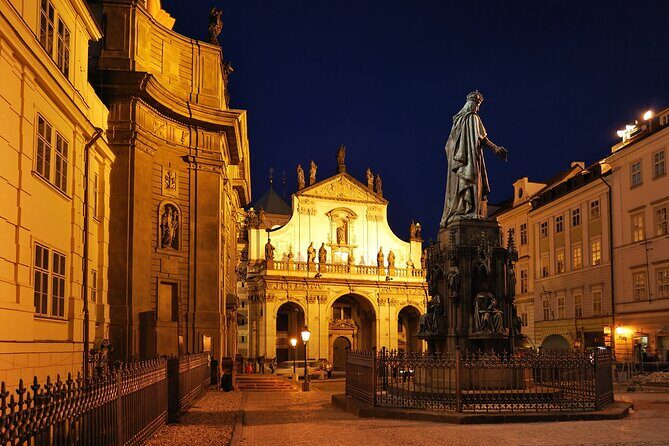 Ghosts and Legends walking tour in Prague - Stop 1: Charles Bridge mysteries and why the nearby streets feel haunted