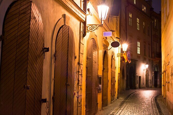 Ghosts and Legends walking tour in Prague - How the guides shape the scary factor (names you’ll hear often)