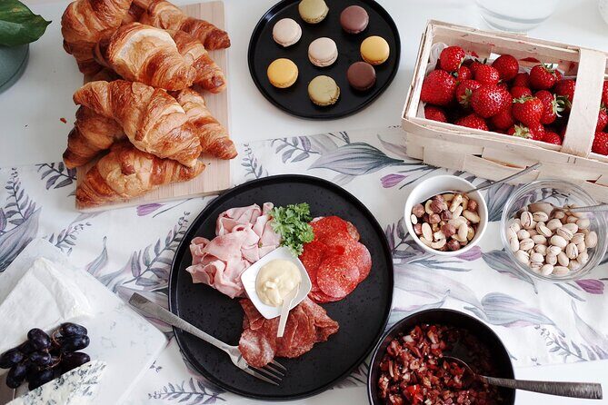 Gourmet Brunch with Chef: Unlimited Drinks & Stunning River Views - Unlimited Drinks Are Part of the Value, Not Just a Bonus