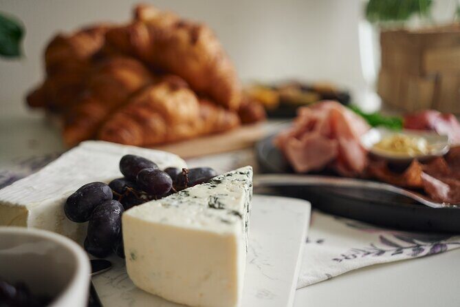 Gourmet Brunch with Chef: Unlimited Drinks & Stunning River Views - The Real Experience Happens Between Courses