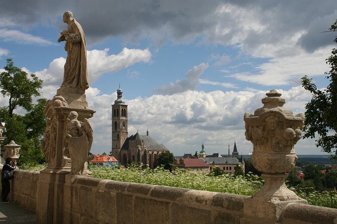 Half-Day Trip to Kutna Hora+Bone Church and Free Time from Prague - The Guide Factor: Where the Tour Can Shine or Feel Tight