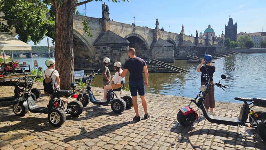 Heart of Prague tour on Tricycle electric scooter - Getting started at Maltézské náměstí on the electric trike