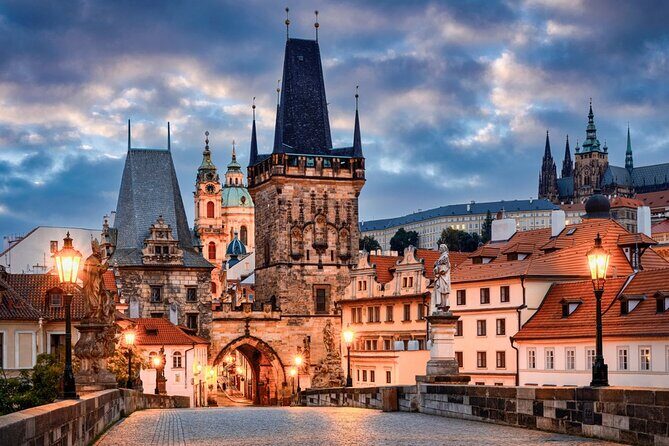 Hidden gems of Prague & City sightseeing - Walking tour - A 3-hour Prague route that covers the center fast
