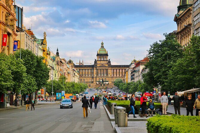 Highlights of Prague with a Funny and Local Guide - The Old Town Swing: Municipal House to Astronomical Clock